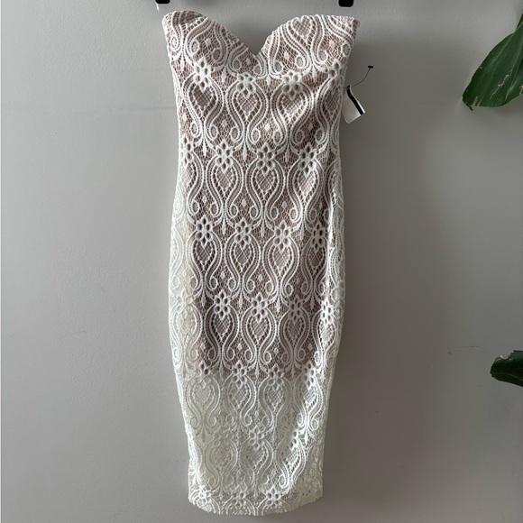kieu’s Dresses & Skirts - White Lacey Strapless Sweetheart Bodycon Dress